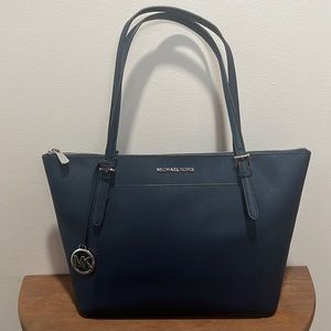 Navy Michael Kors carry tote